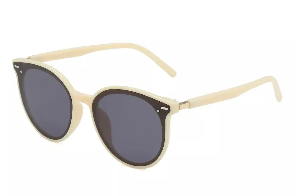 Women's Round Cat Eye Sunglasses IRIS FASHION INC
